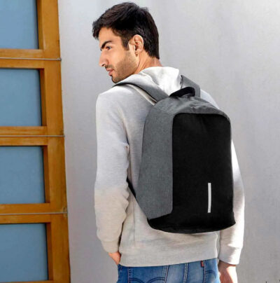 MOCHILA KONGUR ANTIROBO LA MOCHILA KONGUR ANTIROBO sin duda es la mas segura de todas las mochilas viaja seguro con todas tus cosas valiosas no te va a sorprender